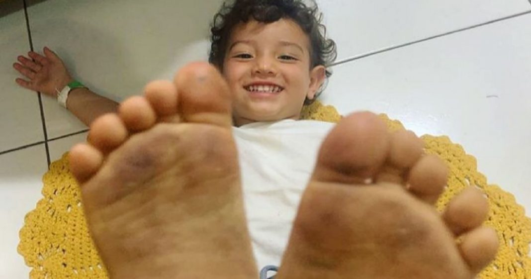 Criança feliz Benício Ávila A criança sadia e feliz, é barulhenta, inquieta, perguntadeira e rebelde